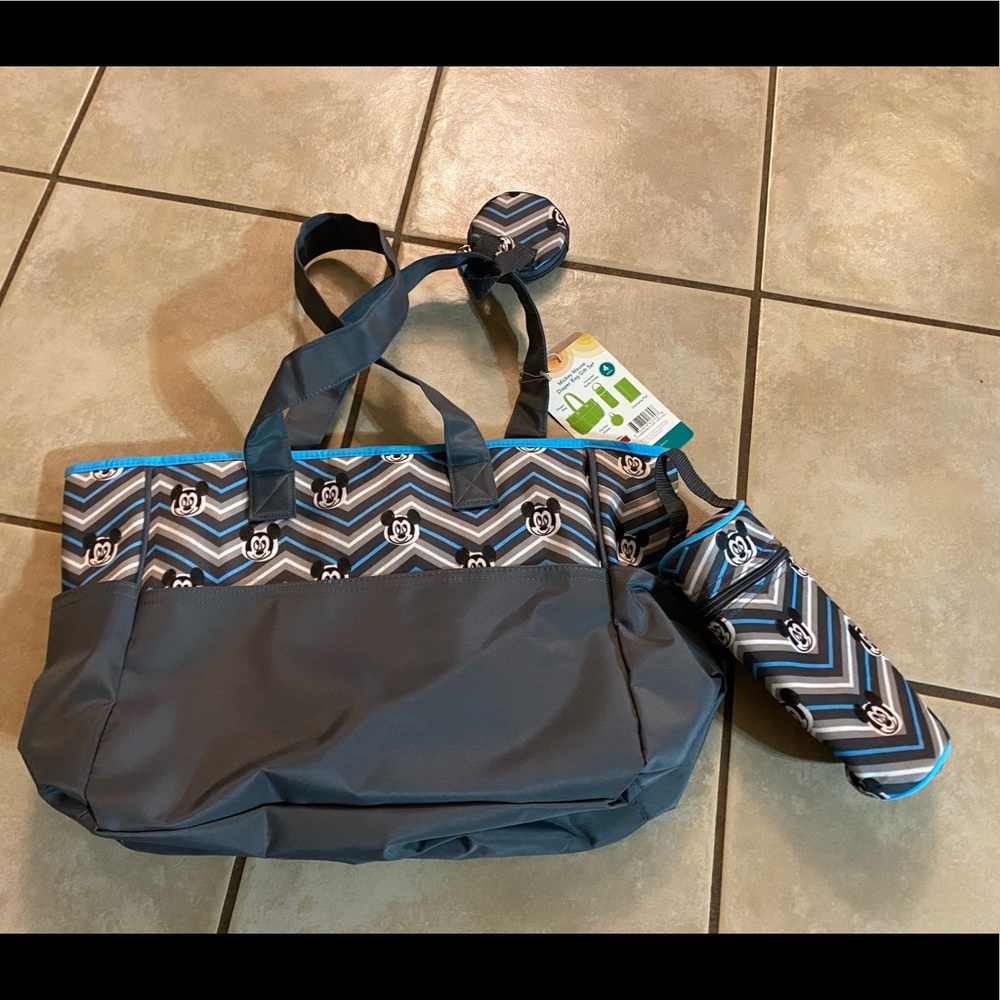 New Disney baby diaper bag. Lots Of Compartments.